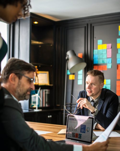 business-people-meeting_53876-15179 business-people-meeting_53876-15179